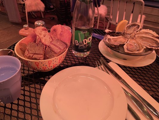 Huguette, Bistro de la mer by null