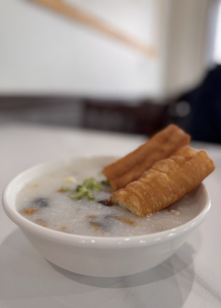 Dim 11 Congee Noodle House