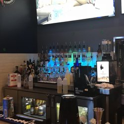 Double Schotts Sports Bar & Grill - Liquor