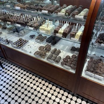 Kilwins Ice Cream - Chocolate - Fudge - Desserts Near Me - Alexandria, Virginia