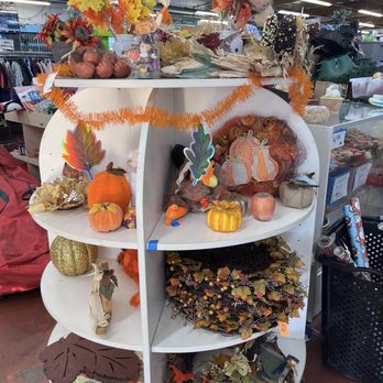 Redlands Thrift Store - Fall decors - Thrift Stores Near Me - Redlands, California Redlands Thrift Store - Fall decors - Thrift Stores Near Me - Redlands, California