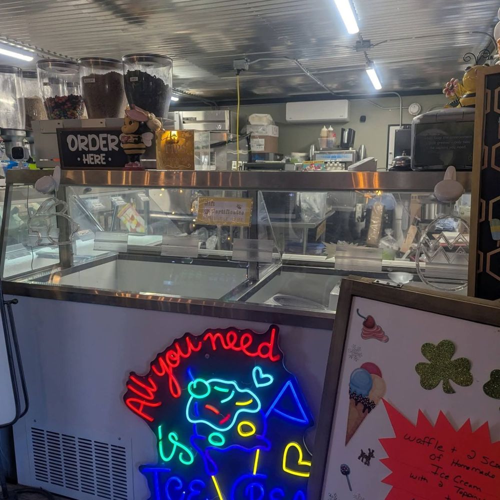 Bee-Licious - Ice Cream & Frozen Yogurt Near Me - Baldwinsville, New York Bee-Licious - Ice Cream & Frozen Yogurt Near Me - Baldwinsville, New York