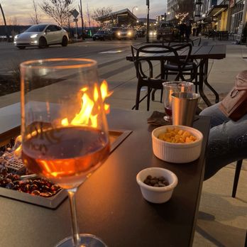 Evoke Winery - Wine and fire pit - Wine Tasting Room Near Me - Vancouver, Washington