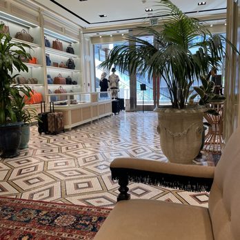 Gucci - Leather Goods Near Me - Honolulu, Hawaii Gucci - Leather Goods Near Me - Honolulu, Hawaii