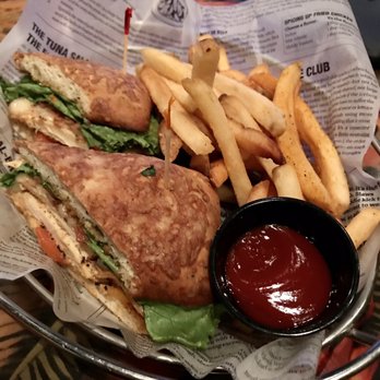 Rainforest Cafe - Blue Mountain Chicken Sandwich - American Near Me - Grapevine, Texas Rainforest Cafe - Blue Mountain Chicken Sandwich - American Near Me - Grapevine, Texas