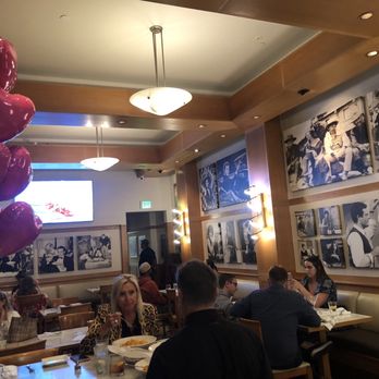 Quattro Caffe - Indoor seating - Italian Near Me - Costa Mesa, California Quattro Caffe - Indoor seating - Italian Near Me - Costa Mesa, California