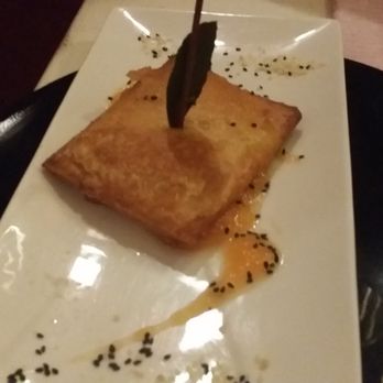 Il Fiore All'occhiello - Involtinp di pasta fillo con prosciutto e fichi - Italian Near Me - Rome, RM