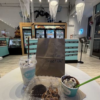 La Diperie - Ice Cream & Frozen Yogurt Near Me - St. Petersburg, Florida