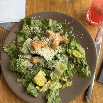 Limewood Bar & Restaurant - Gems with cheddar, sourdough croutons and creamy caper dressing - New American Near Me - Berkeley, California Limewood Bar & Restaurant - Gems with cheddar, sourdough croutons and creamy caper dressing - New American Near Me - Berkeley, California