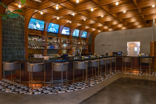J Bar & Golf Lounge by null