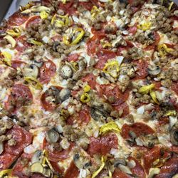The Elm's Pizza Parlor - Pep, sausage, onion, mushroom and banana pepper
