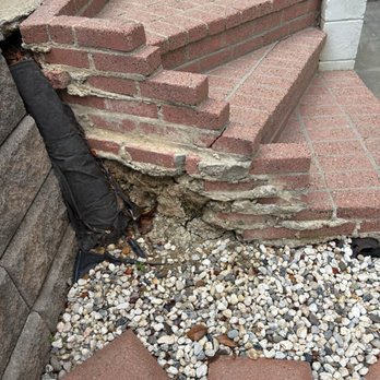 Design & Solutions Landscape Contractor - Before picture of staircase - Landscaping Near Me - San Rafael, California Design & Solutions Landscape Contractor - Before picture of staircase - Landscaping Near Me - San Rafael, California