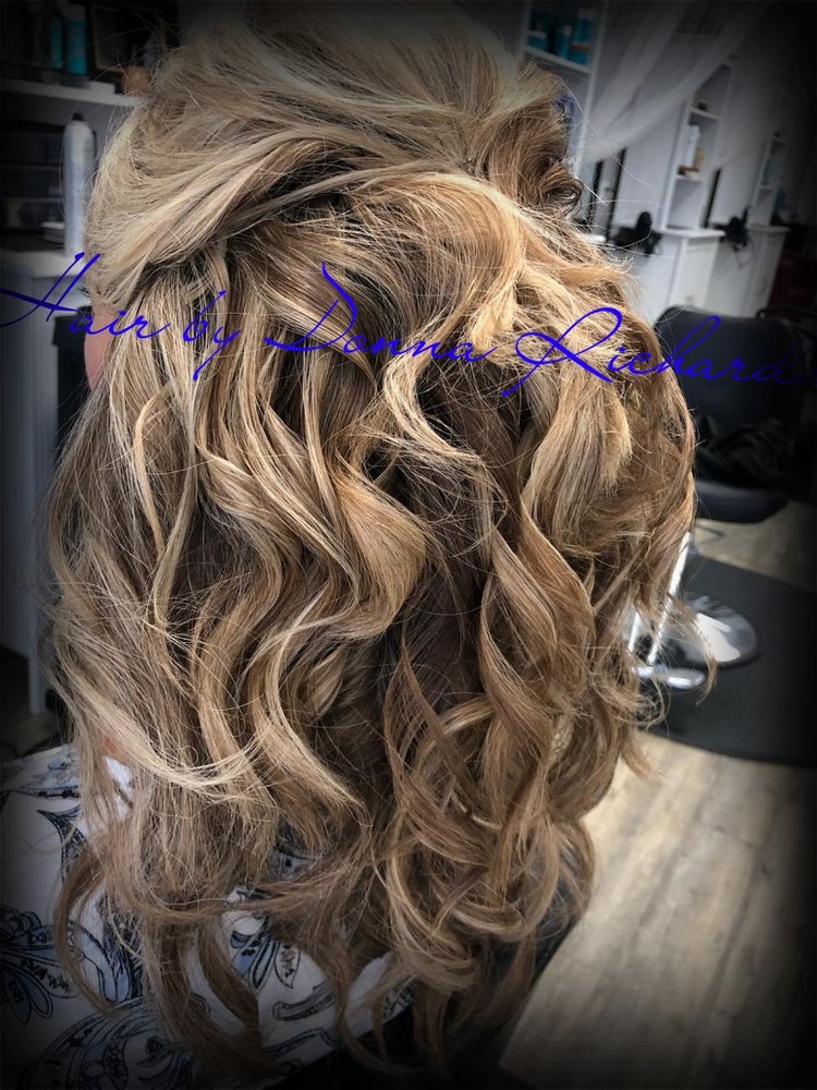Lake Norman Hair Studio Logo