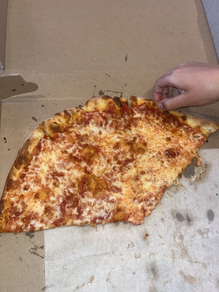 Cam's Pizzeria Logo