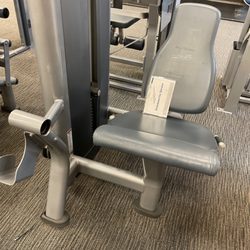 LA Fitness - This has been out of service for MONTHS!!