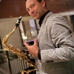 Saxophone Music San Diego - Saxophonist at a wine lounge in the Gaslamp Quarter, San Diego
