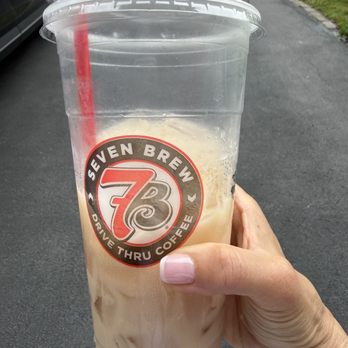 7 Brew Coffee - Large iced chai with vanilla and oat milk - Coffee & Tea Near Me - Colonie, New York