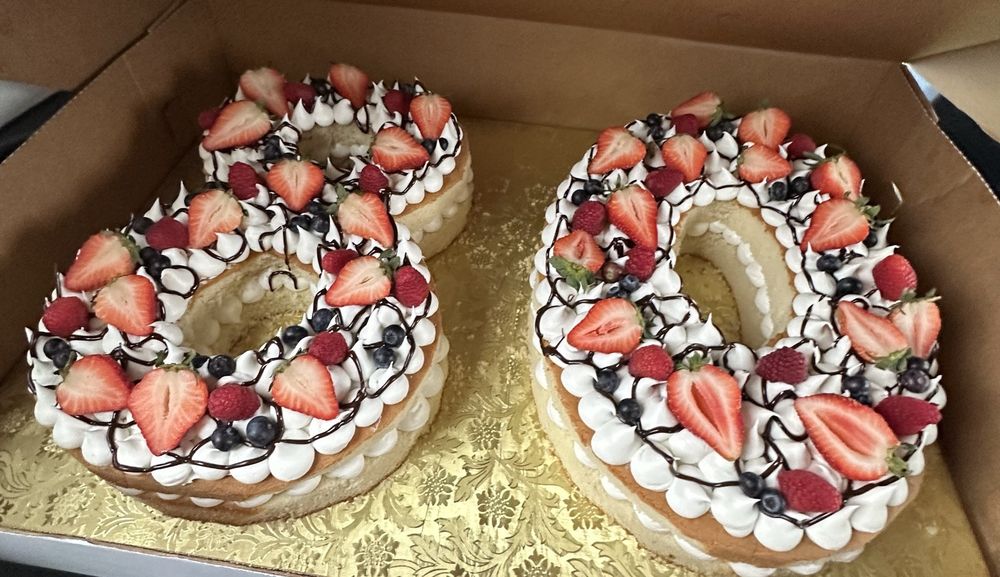 4 Leches Bakery And Cake Shop