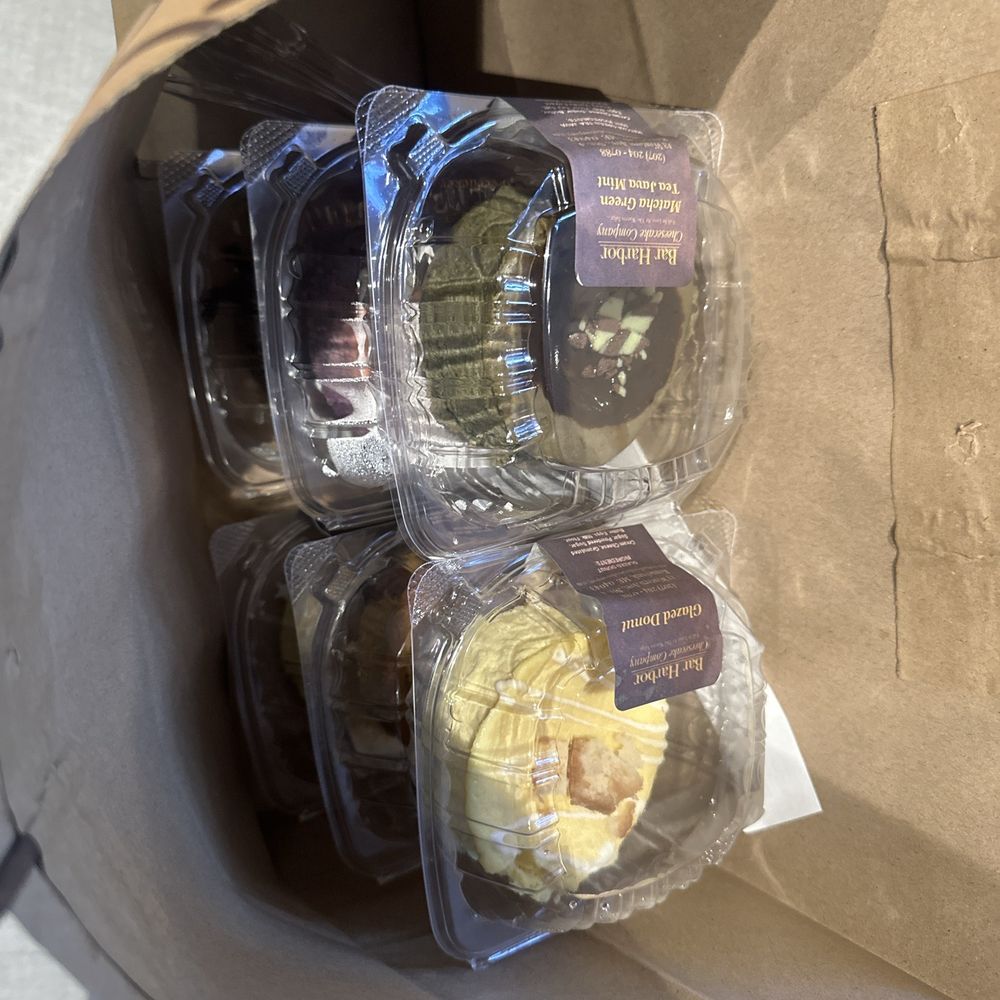 Matcha Java, coffee sun-roll, banana cream, caramel sin-roll, firecracker, glazed donut Matcha Java, coffee sun-roll, banana cream, caramel sin-roll, firecracker, glazed donut