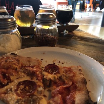 Beachcrest - Pizza and a beer flight - Beer Bar Near Me - Gleneden Beach, Oregon Beachcrest - Pizza and a beer flight - Beer Bar Near Me - Gleneden Beach, Oregon