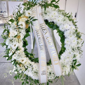 Flowers by Thao - Sympathy Wreath - Custom Made - Floral Designers Near Me Flowers by Thao - Sympathy Wreath - Custom Made - Floral Designers Near Me