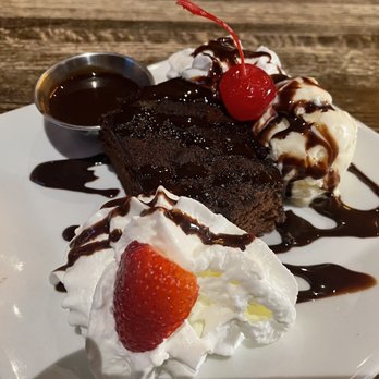 Barbarie's Black Angus Grill - Chocolate Brownie a  la mode - Steakhouses Near Me - Danbury, Connecticut