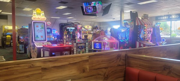 Chuck E. Cheese by null