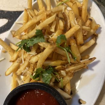 Big Island Brewhaus - Garlic fries - Breweries Near Me - Kamuela, Hawaii