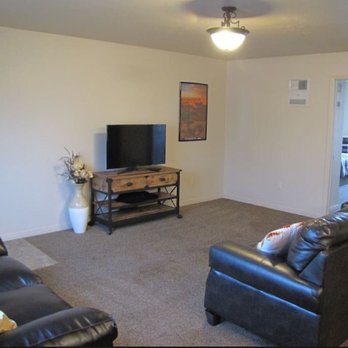 Cedar Canyon Apartments - Spacious living room so relax and watch Netflix - Vacation Rentals Near Me - Blanding, Utah Cedar Canyon Apartments - Spacious living room so relax and watch Netflix - Vacation Rentals Near Me - Blanding, Utah