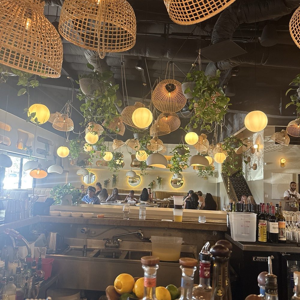Luna Bistro Cafe - Restaurant - New American Near Me - Long Beach, California Luna Bistro Cafe - Restaurant - New American Near Me - Long Beach, California