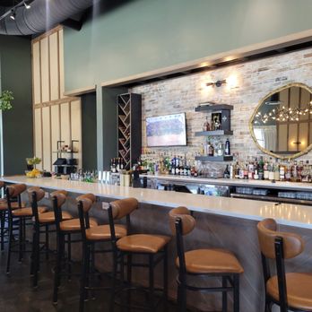 Brick+Bramble - Bar at Brick+Bramble - Cocktail Bars Near Me - Edwardsville, Illinois Brick+Bramble - Bar at Brick+Bramble - Cocktail Bars Near Me - Edwardsville, Illinois