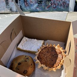 Peanut Butter Chip Cookie