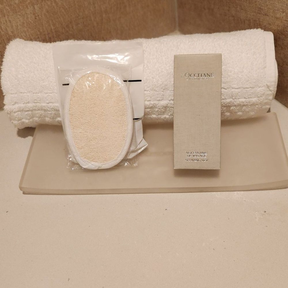 Spa Pechanga - Towel, loofah sponge, shower cap and L'Occitane shaving kit - Day Spas Near Me - Temecula, California Spa Pechanga - Towel, loofah sponge, shower cap and L'Occitane shaving kit - Day Spas Near Me - Temecula, California