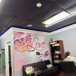 Haven Nail Studio - Gettin a pedi.