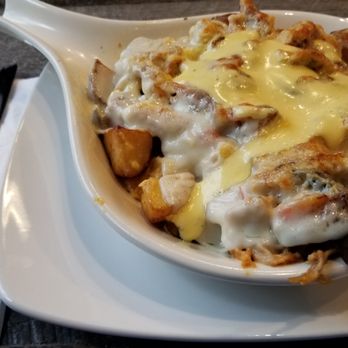 Caston & Main Brew Yard - Chicken skillet - New American Near Me - Akron, Ohio Caston & Main Brew Yard - Chicken skillet - New American Near Me - Akron, Ohio