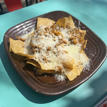 Que Onda Tacobar - Kids chicken nachos with delicious cheese sauce - Tacos Near Me - Vacaville, California Que Onda Tacobar - Kids chicken nachos with delicious cheese sauce - Tacos Near Me - Vacaville, California