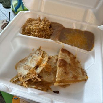 Los 2 Tapatios Restaurant & Taquería - Kids cheese quesadilla - Mexican Near Me - Midwest City, Oklahoma Los 2 Tapatios Restaurant & Taquería - Kids cheese quesadilla - Mexican Near Me - Midwest City, Oklahoma