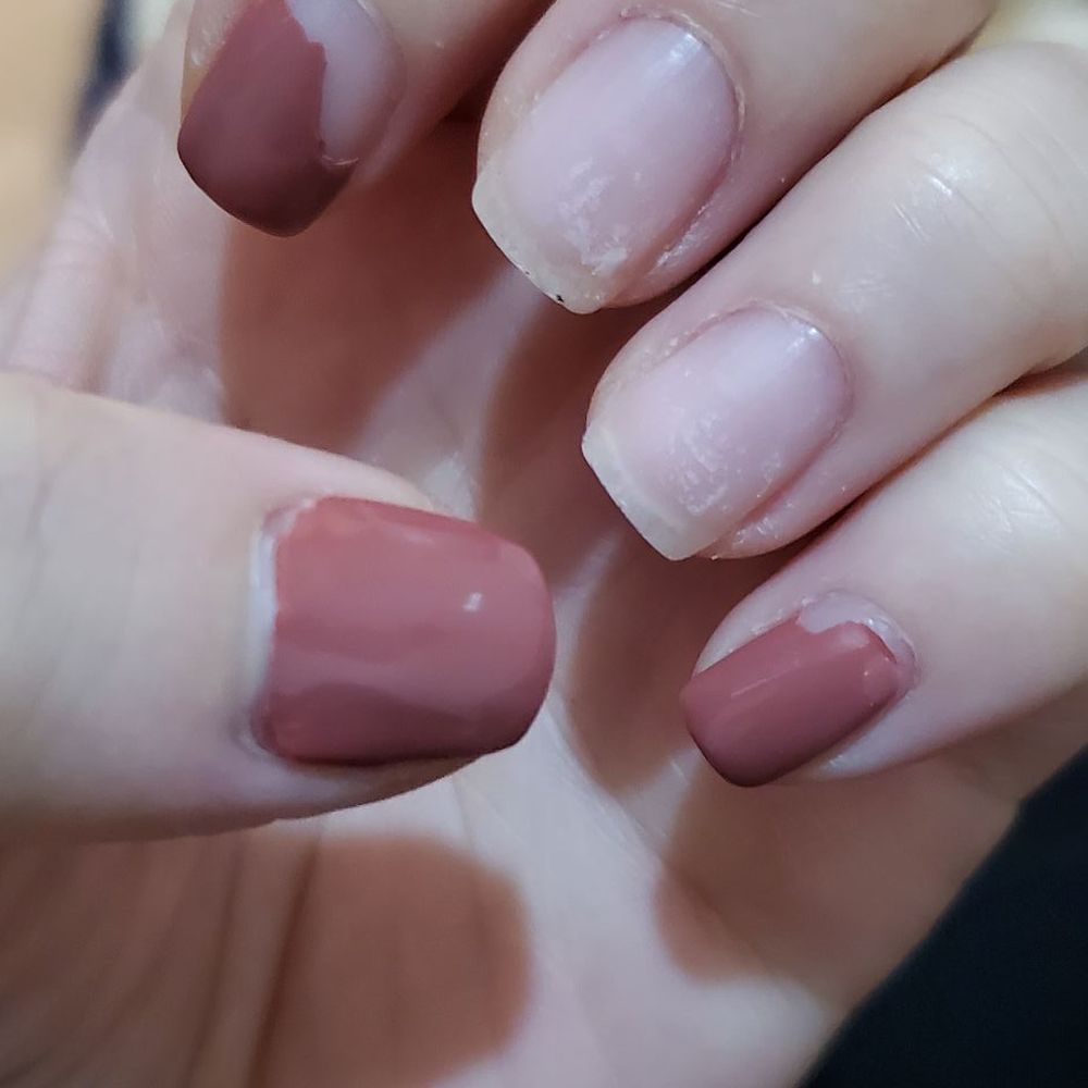 Dazzle Nails And Spa - The other hand is about the same. after 1 week, gel nails. - Nail Salons Near Me - Springfield, Virginia Dazzle Nails And Spa - The other hand is about the same. after 1 week, gel nails. - Nail Salons Near Me - Springfield, Virginia