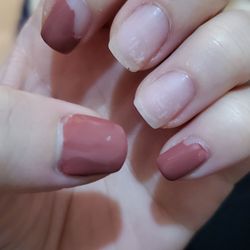 Dazzle Nails And Spa - The other hand is about the same. after 1 week, gel nails.