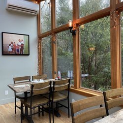 Mineos Pizza - The window dining room