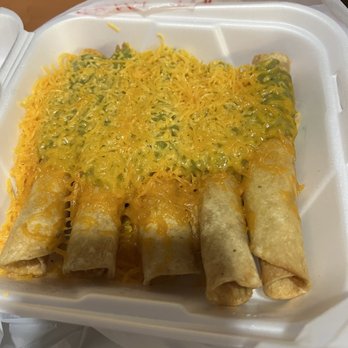 Lalo's Mexican Grill - 3 Rolled Tacos with Guacamole - Mexican Near Me - Las Vegas, Nevada