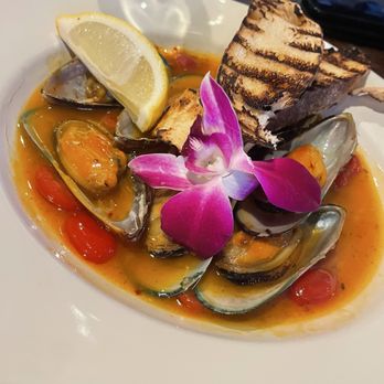 La'Mode BK - These mussel was so tasteful .. every flavor was hitting the spot - Asian Fusion Near Me - Brooklyn, New York