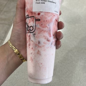 The Bếp Teahouse Westfield - Korean Strawberry Milk Tea - Coffee & Tea Near Me - Houston, Texas