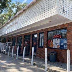 Beaufort General Store - Outside the Beaufort General Store