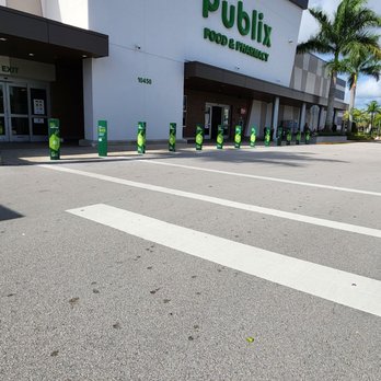 Publix - the parking lot - Grocery Near Me - Pembroke Pines, Florida