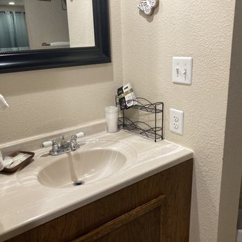 Keene Motel - Hotels Near Me - Keenesburg, Colorado Keene Motel - Hotels Near Me - Keenesburg, Colorado