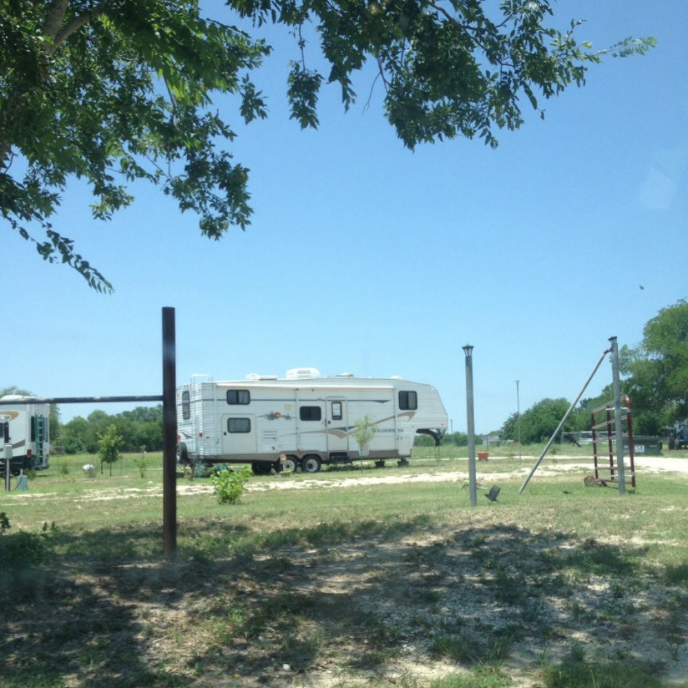 West End Rv Park - Shade - RV Parks Near Me - Natalia, Texas