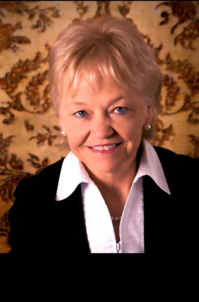 REECE & NICHOLS O’CONNOR & ASSOCIATES 526 E Main St, Gardner, Kansas