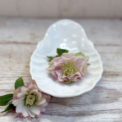 Les Fleurs - Vintage ironstone shell-shaped spoon rest / soap dish