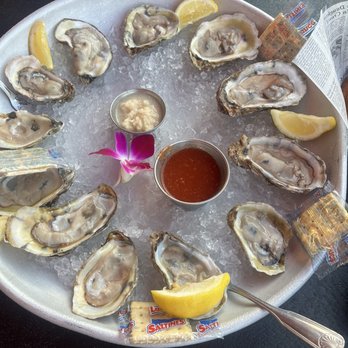 Sundowners - Fresh Oysters - Seafood Near Me - Key Largo, Florida Sundowners - Fresh Oysters - Seafood Near Me - Key Largo, Florida